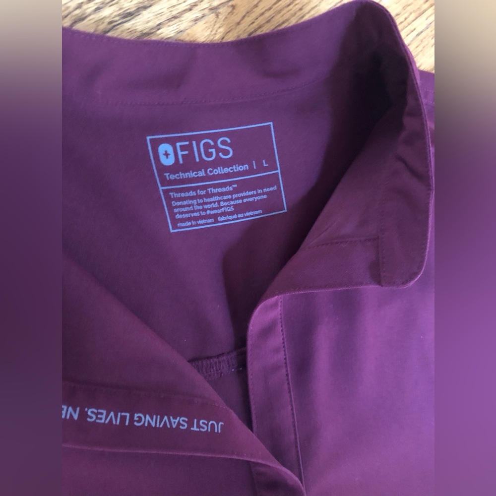 Figs Women's Maroon/Burgundy Scrub Set Sz L - Picture 5 of 7